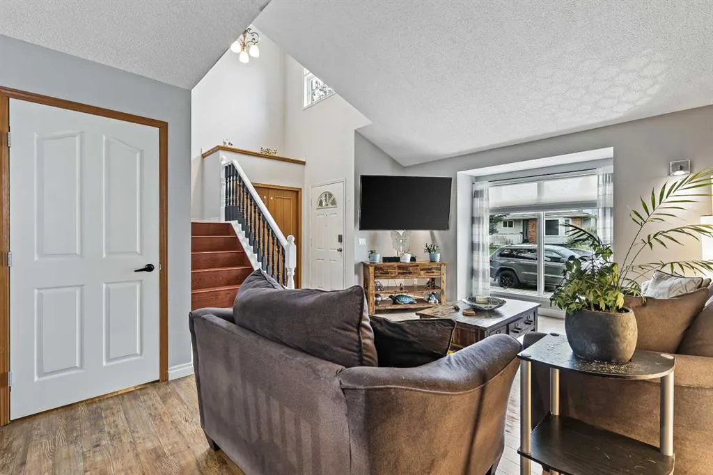 32 Millrise Crescent SW