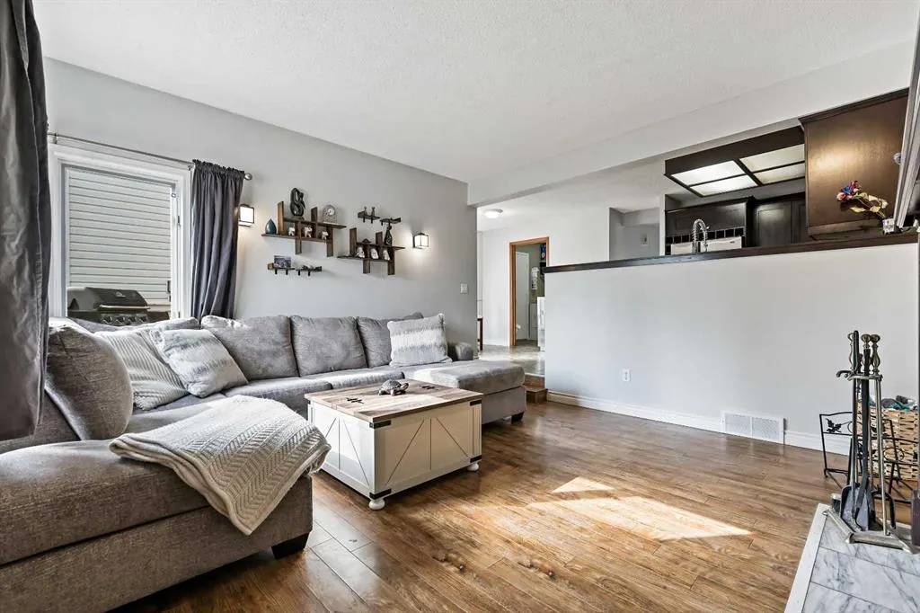 32 Millrise Crescent SW