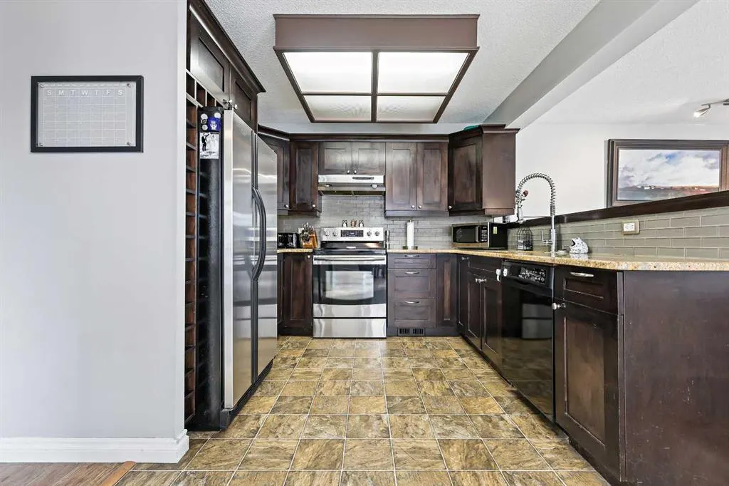 32 Millrise Crescent SW