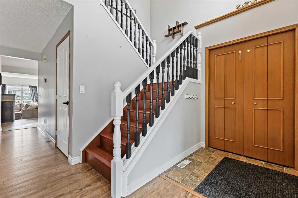32 Millrise Crescent SW