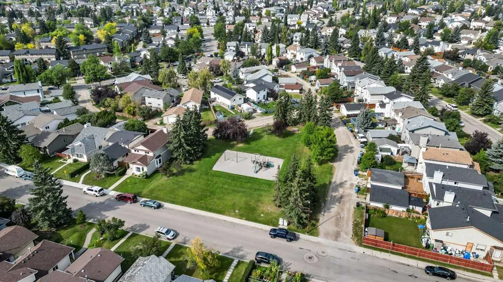 32 Millrise Crescent SW
