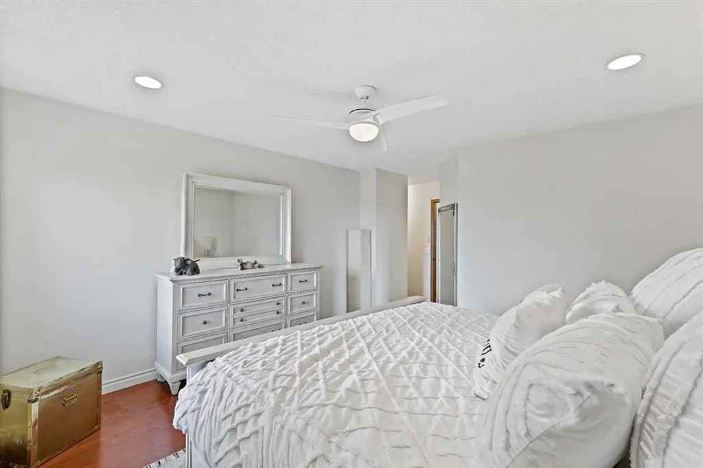32 Millrise Crescent SW