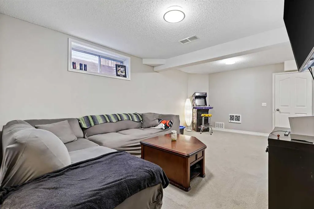32 Millrise Crescent SW