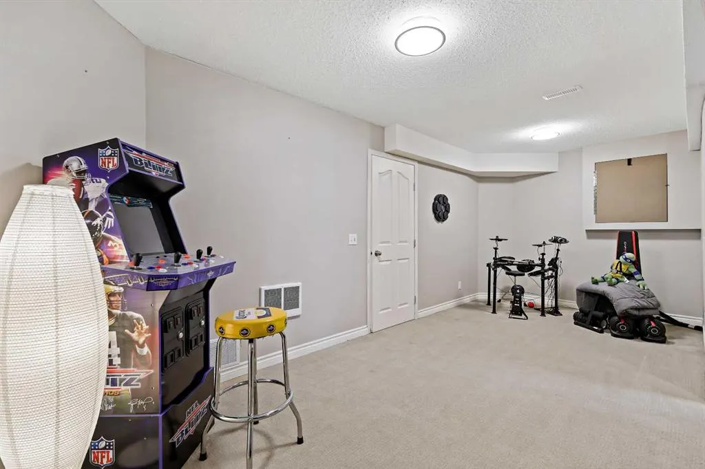 32 Millrise Crescent SW
