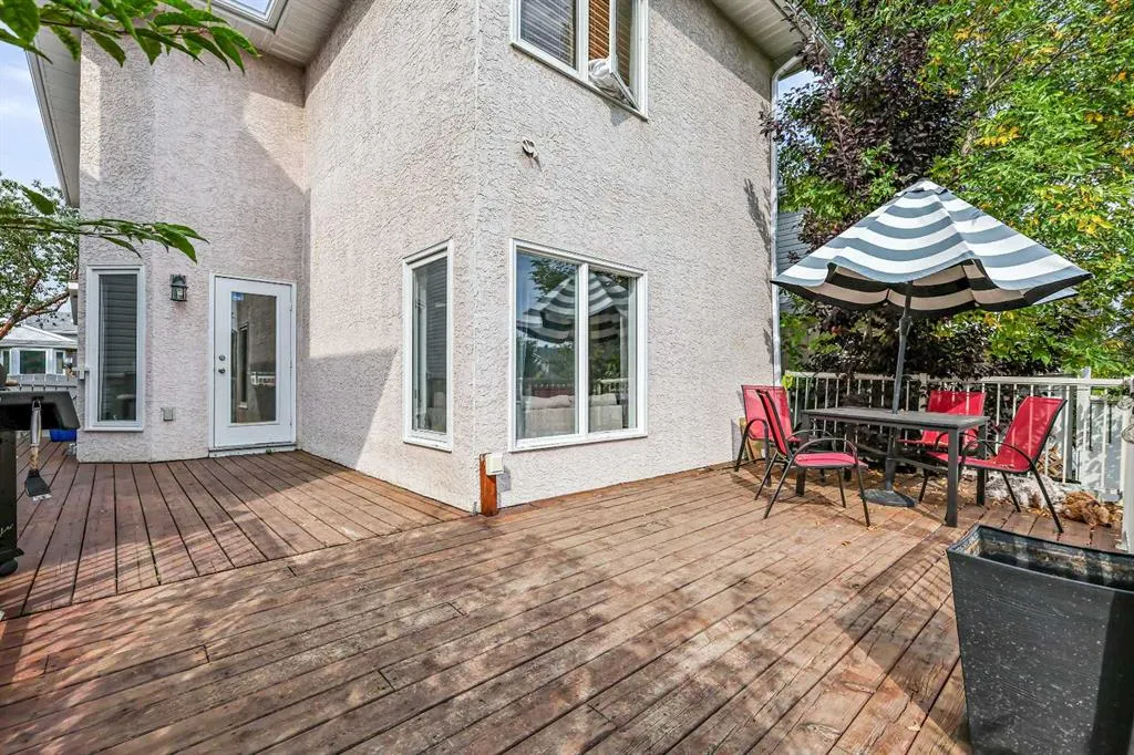 32 Millrise Crescent SW