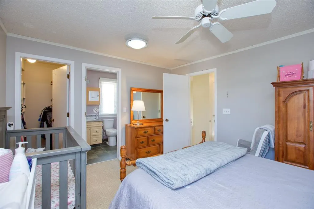 40 Strathearn Crescent SW