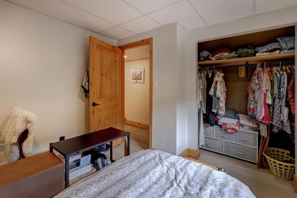 2 Larch Close