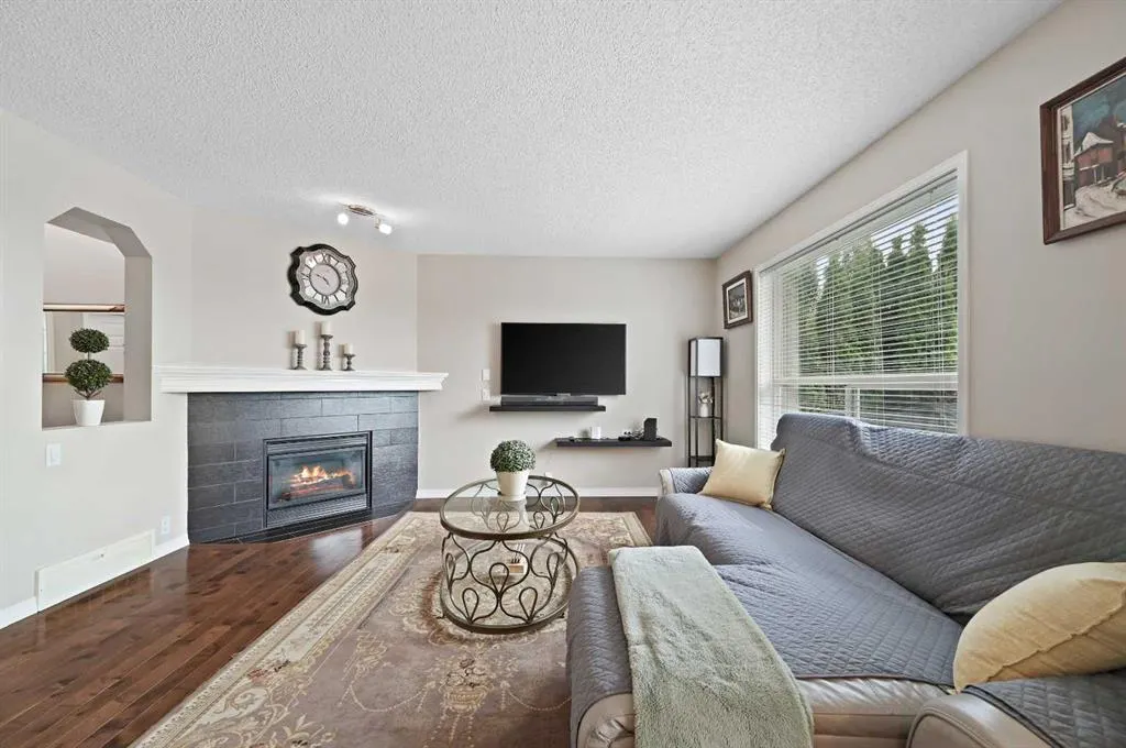 66 Somerglen Close SW