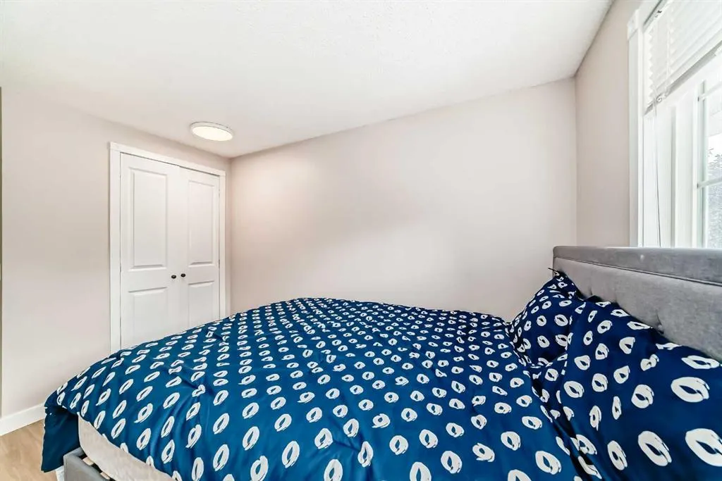 120 Pineset Pl NE Place NE
