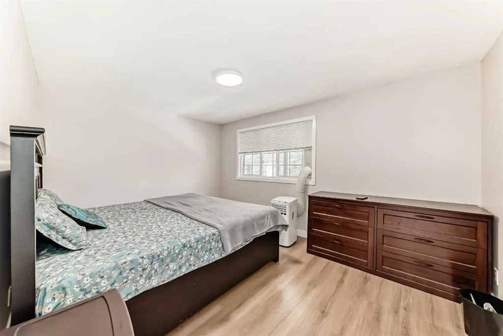120 Pineset Pl NE Place NE