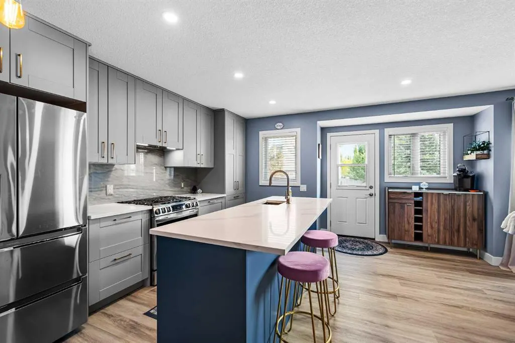 92 Tuscany Way NW