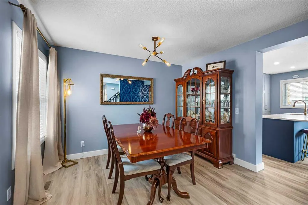 92 Tuscany Way NW