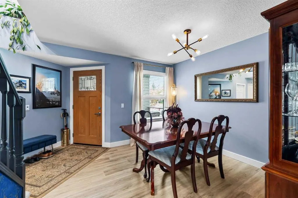 92 Tuscany Way NW
