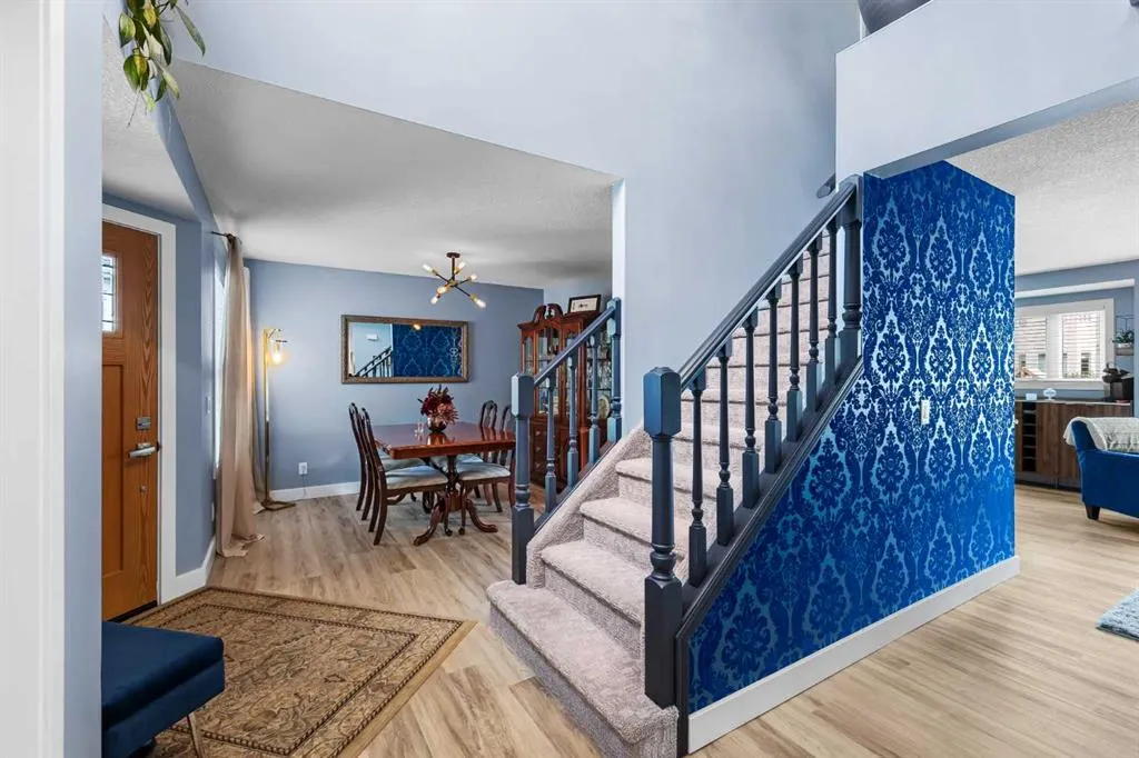 92 Tuscany Way NW