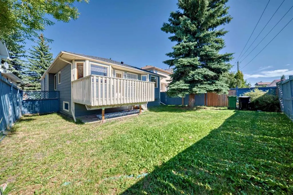 247 SHAWINIGAN Drive SW
