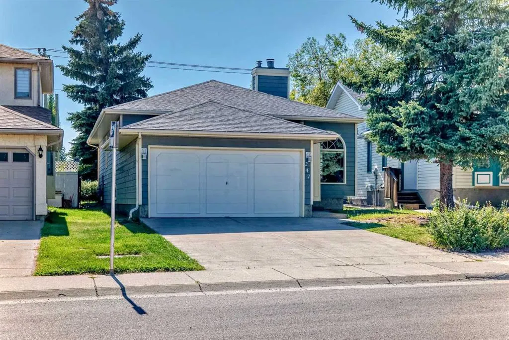 247 SHAWINIGAN Drive SW