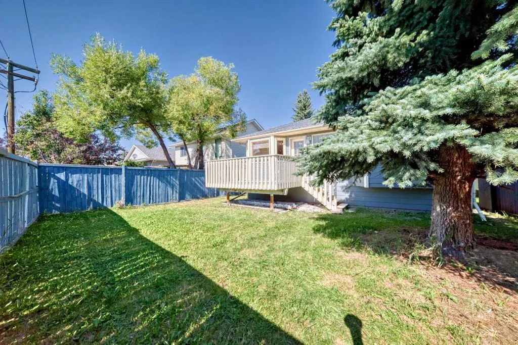 247 SHAWINIGAN Drive SW