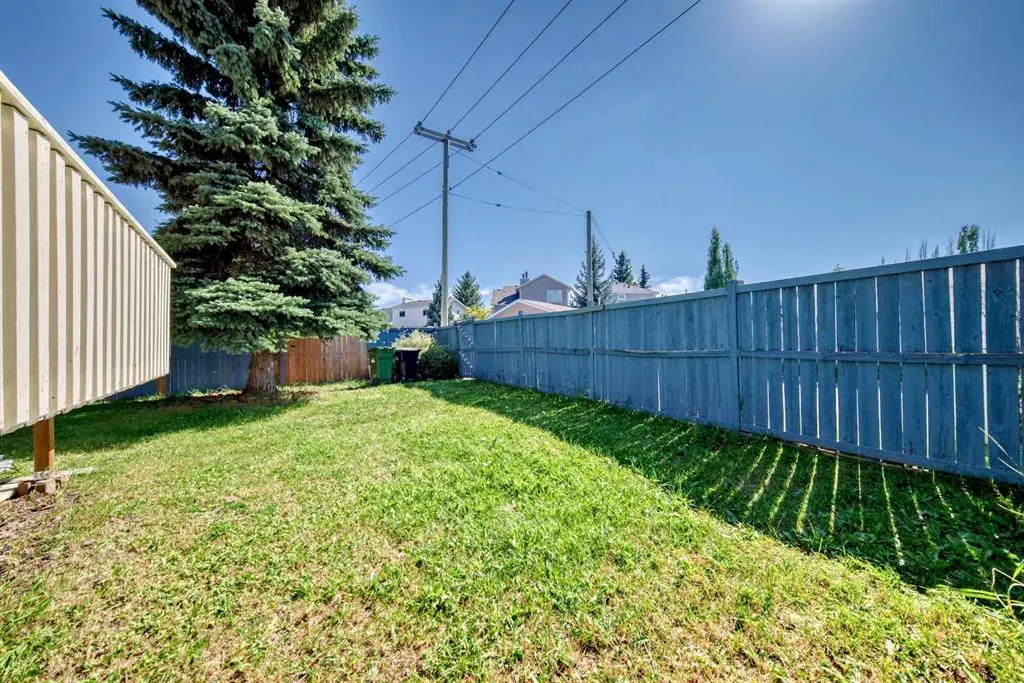 247 SHAWINIGAN Drive SW