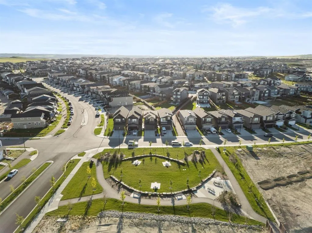 350 Livingston Common NE, #2311