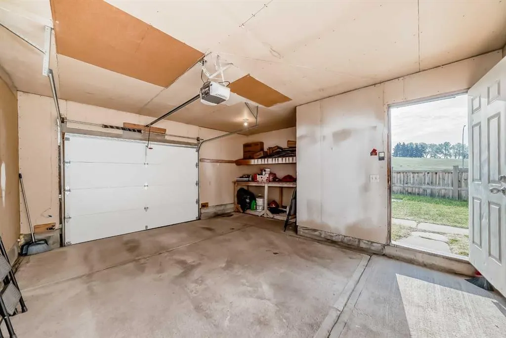 152 Edgedale Way NW
