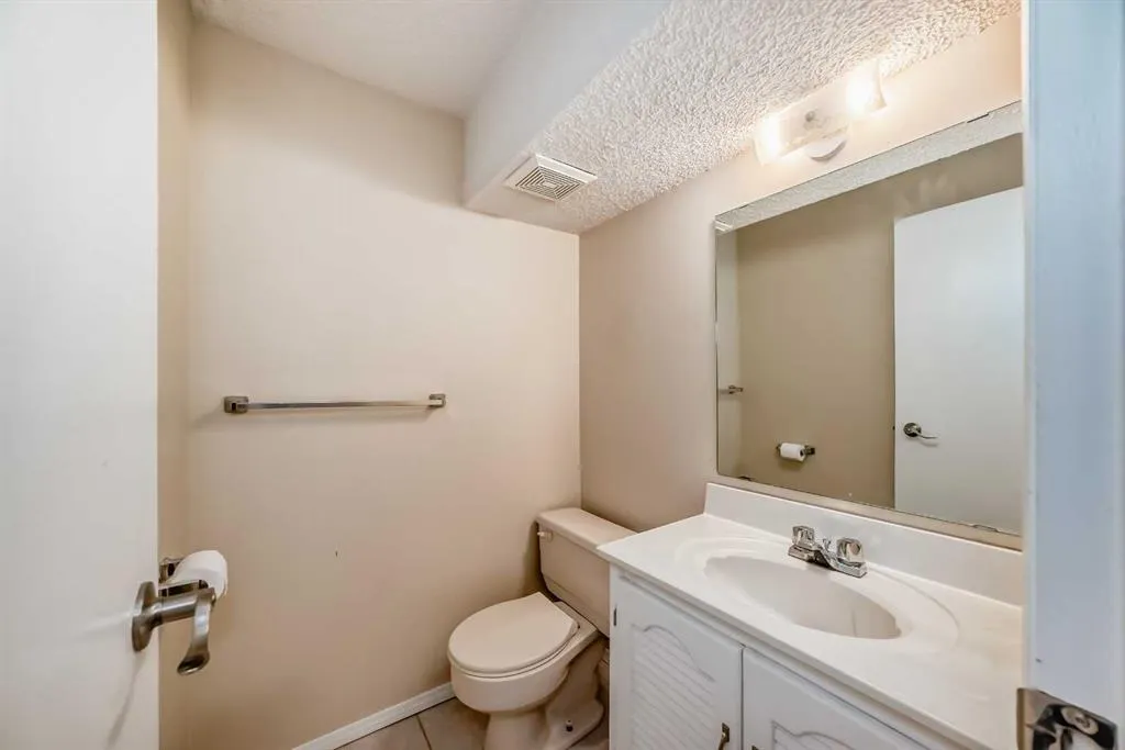 152 Edgedale Way NW