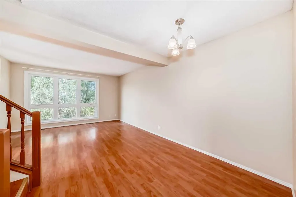 152 Edgedale Way NW