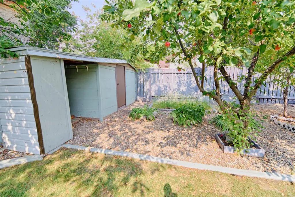 110 Ojibwa Road W
