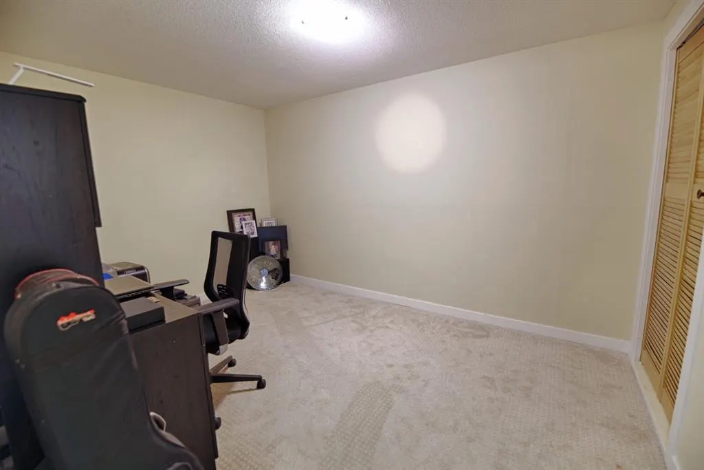 110 Ojibwa Road W