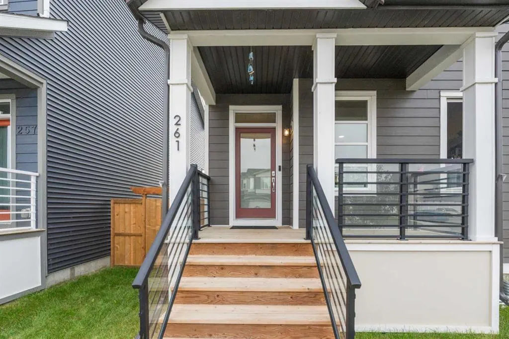 261 Walcrest Way SE