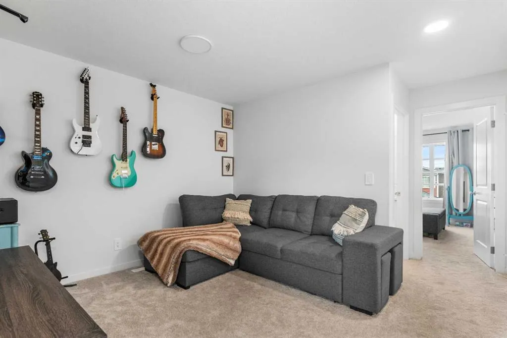 261 Walcrest Way SE