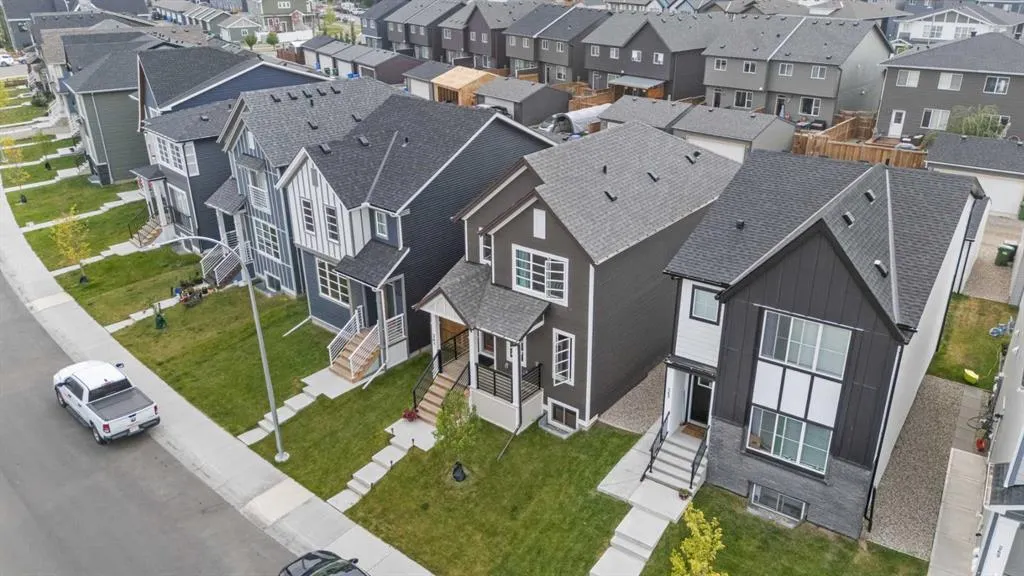 261 Walcrest Way SE