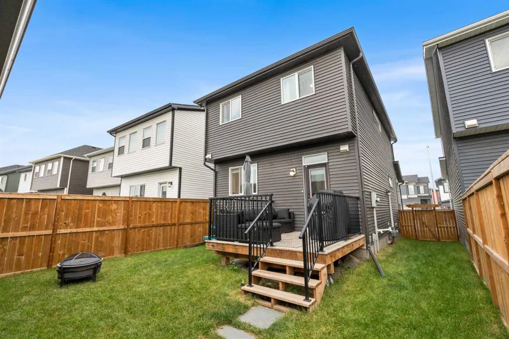 261 Walcrest Way SE