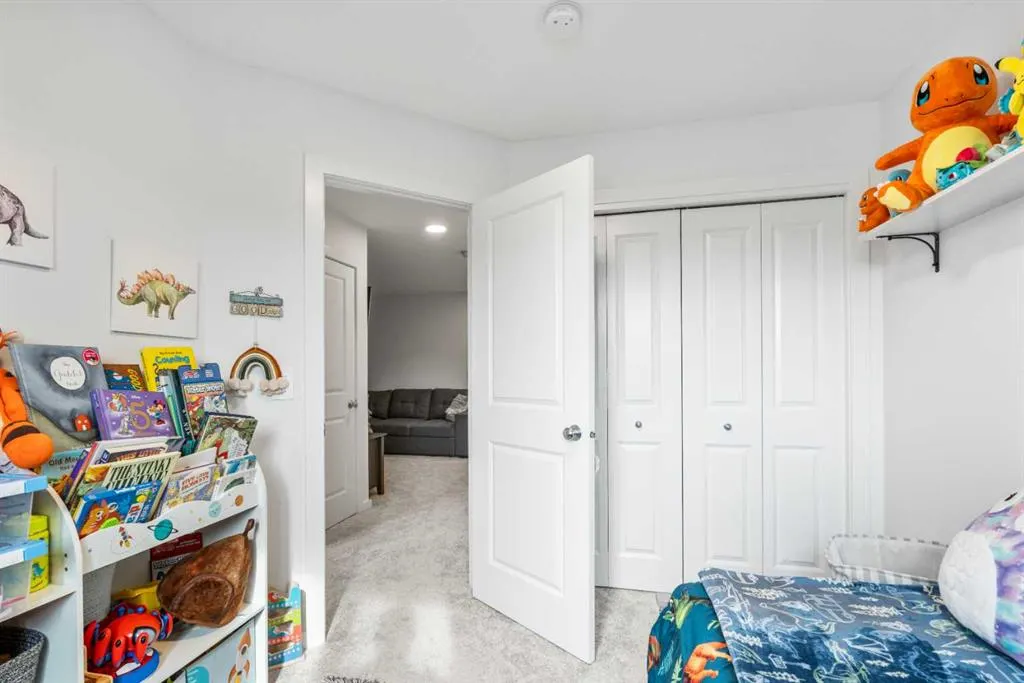 261 Walcrest Way SE