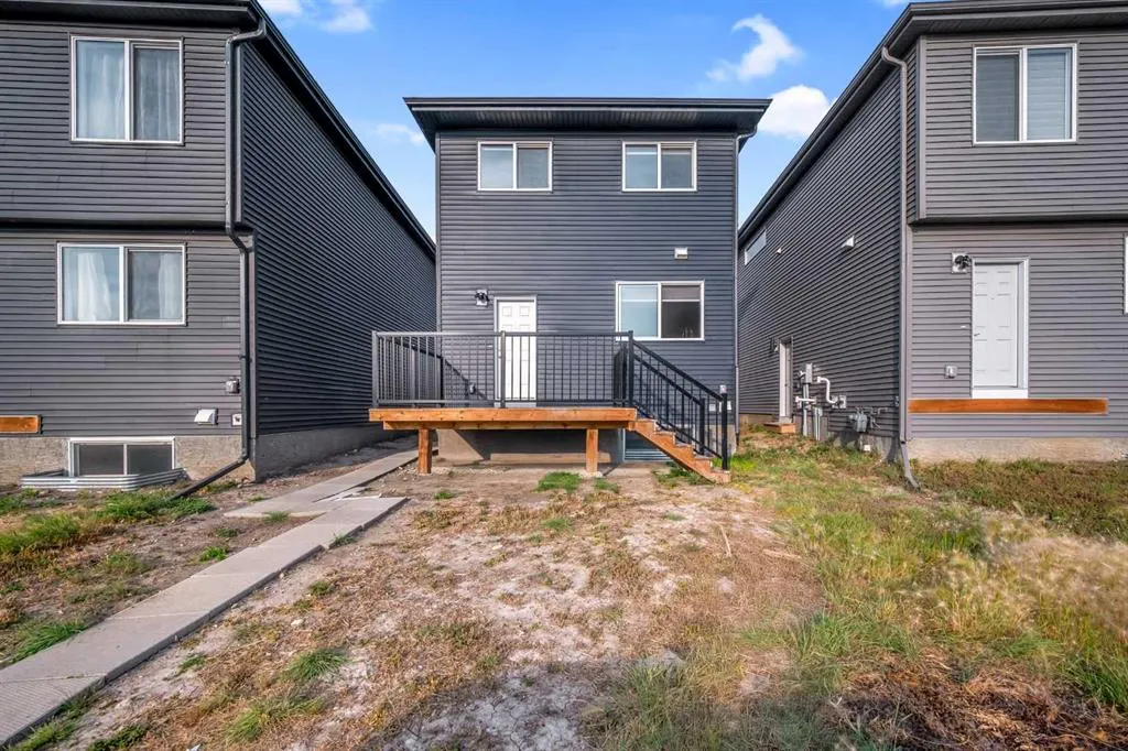 83 Corner Meadows Grove NE
