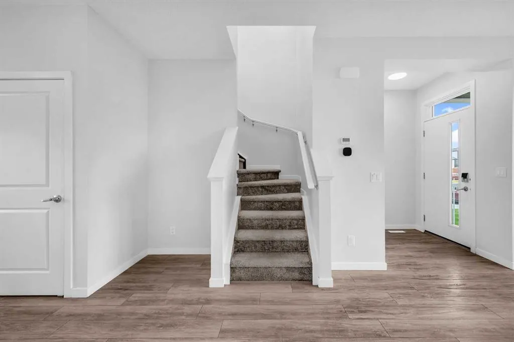 83 Corner Meadows Grove NE