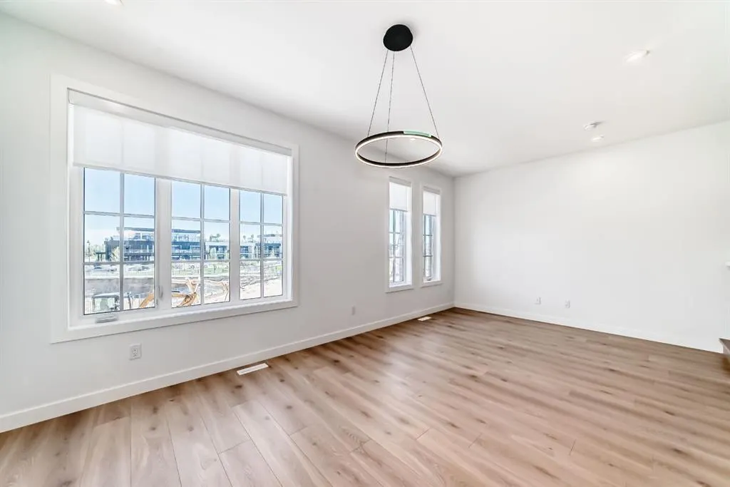8155 8 Avenue SW, #512