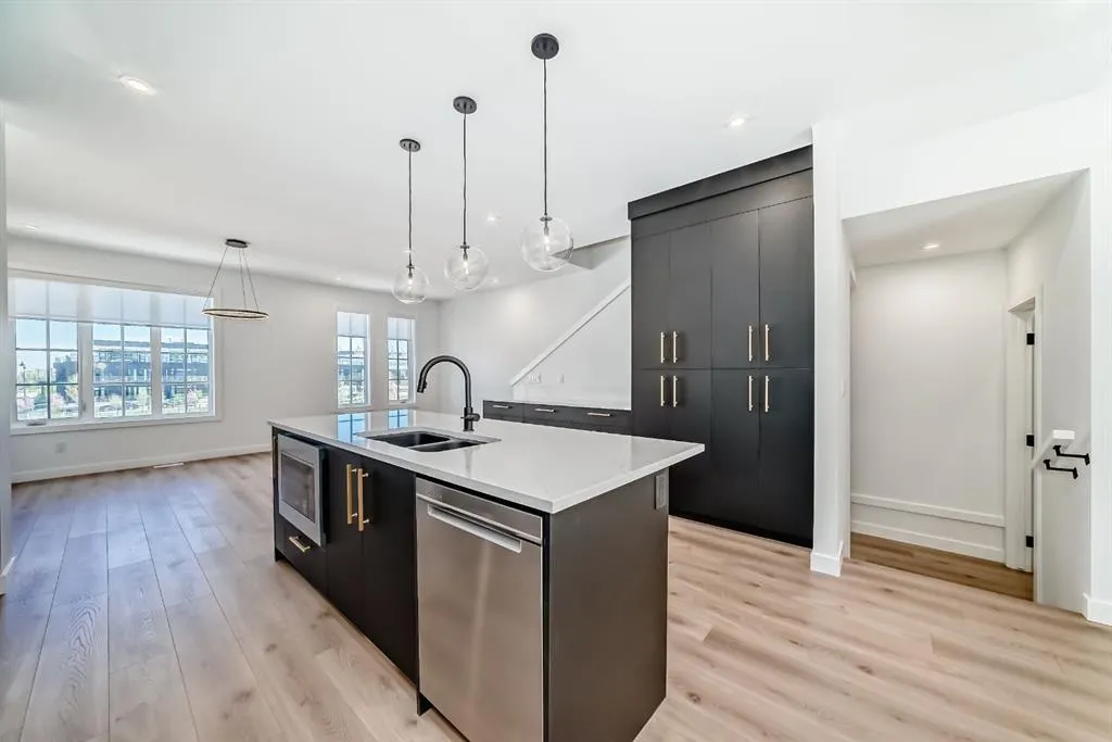 8155 8 Avenue SW, #512