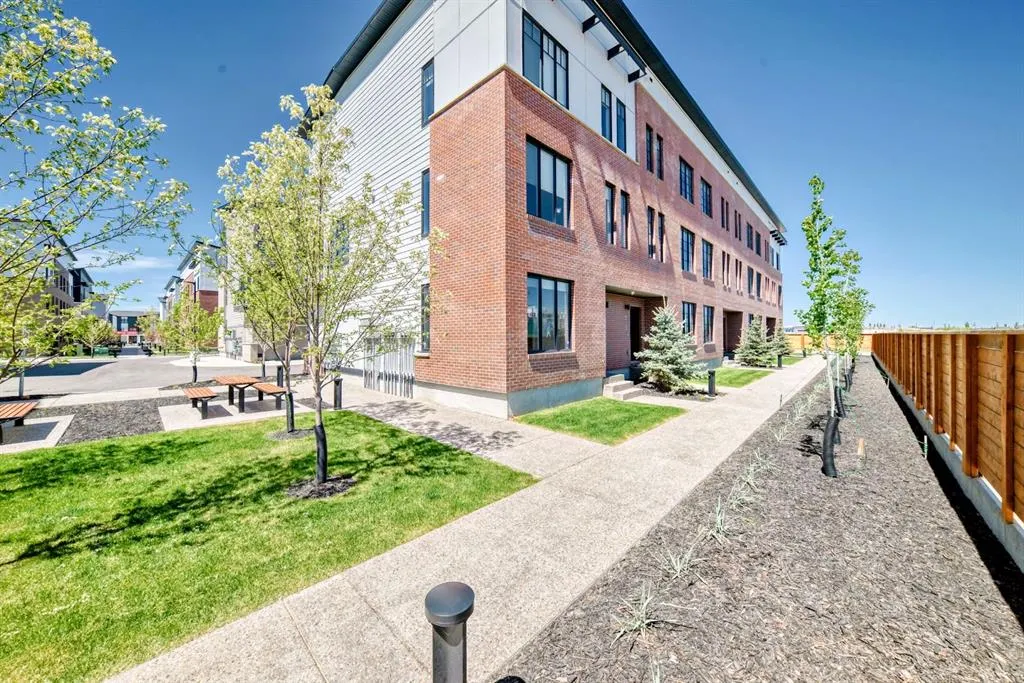 8155 8 Avenue SW, #512