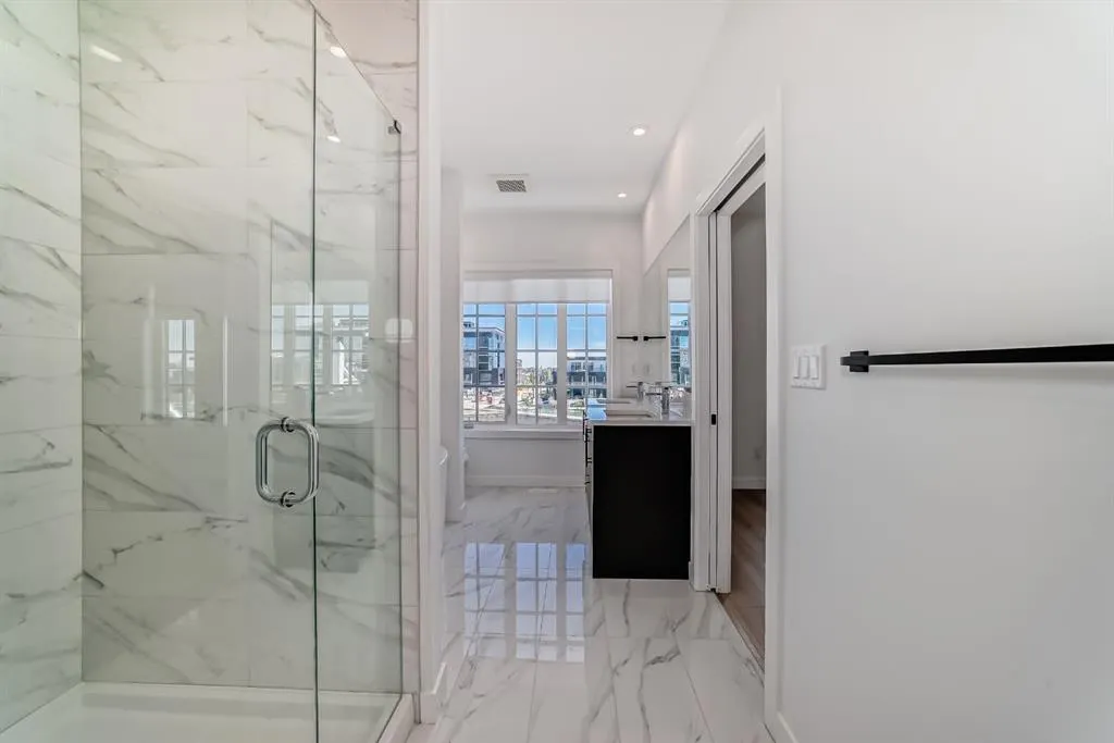 8155 8 Avenue SW, #512