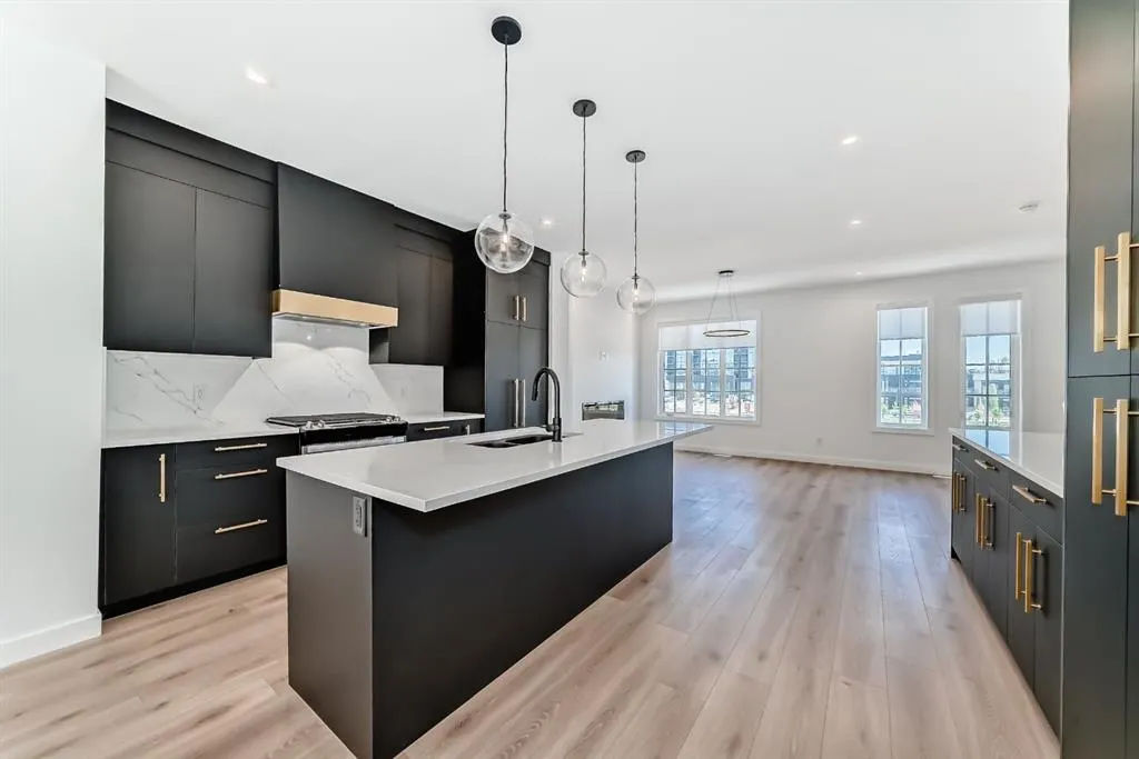 8155 8 Avenue SW, #512