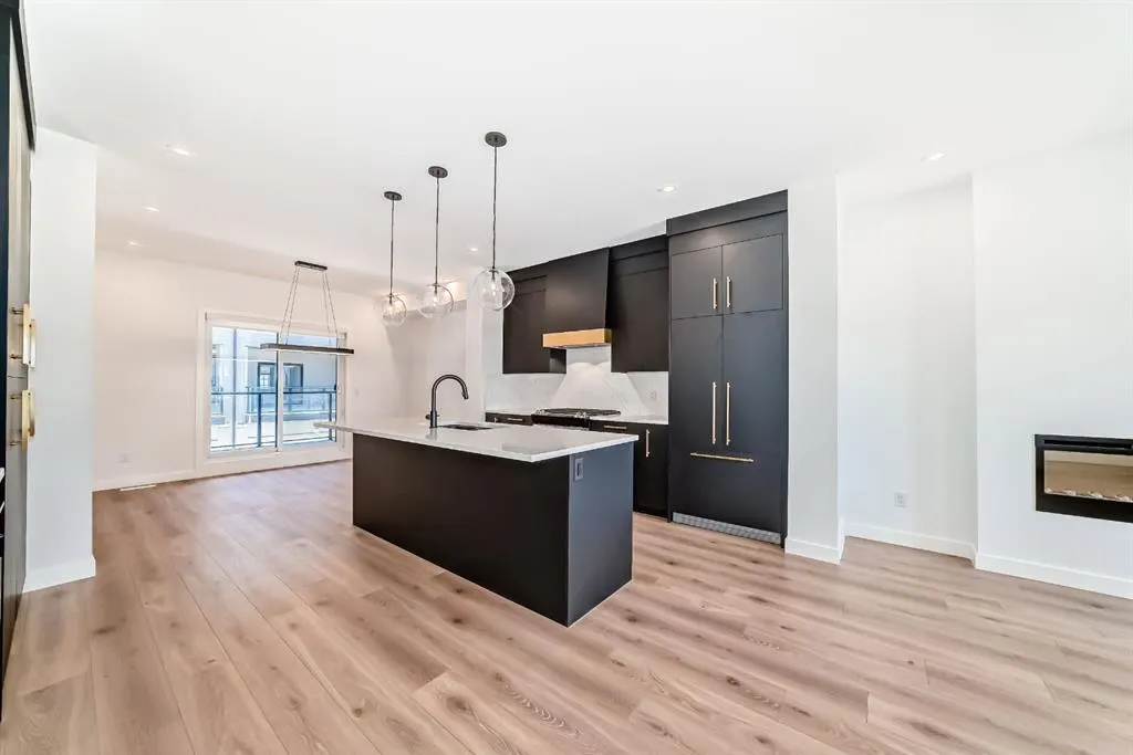 8155 8 Avenue SW, #512