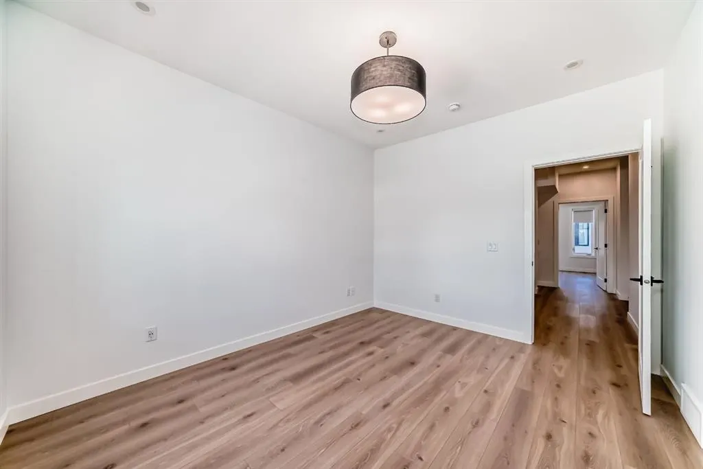 8155 8 Avenue SW, #512