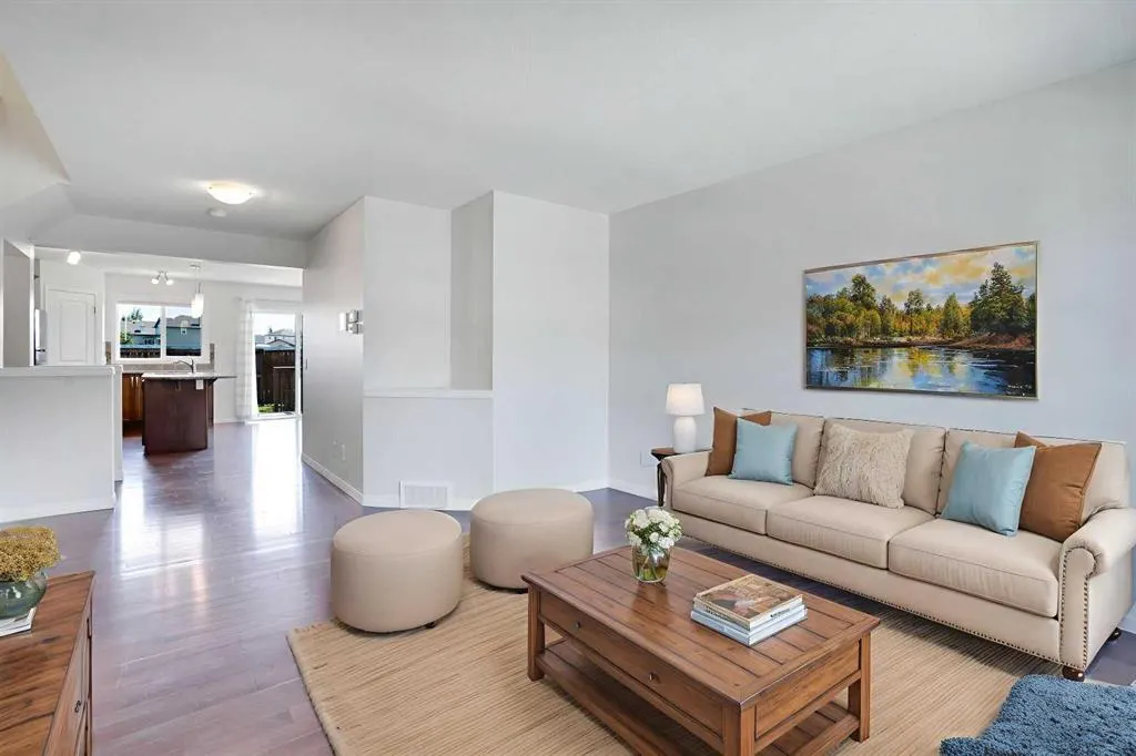 221 Elgin Meadows Park SE