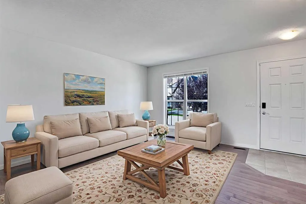 221 Elgin Meadows Park SE