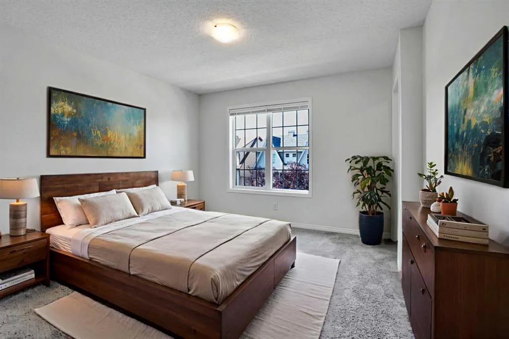 221 Elgin Meadows Park SE