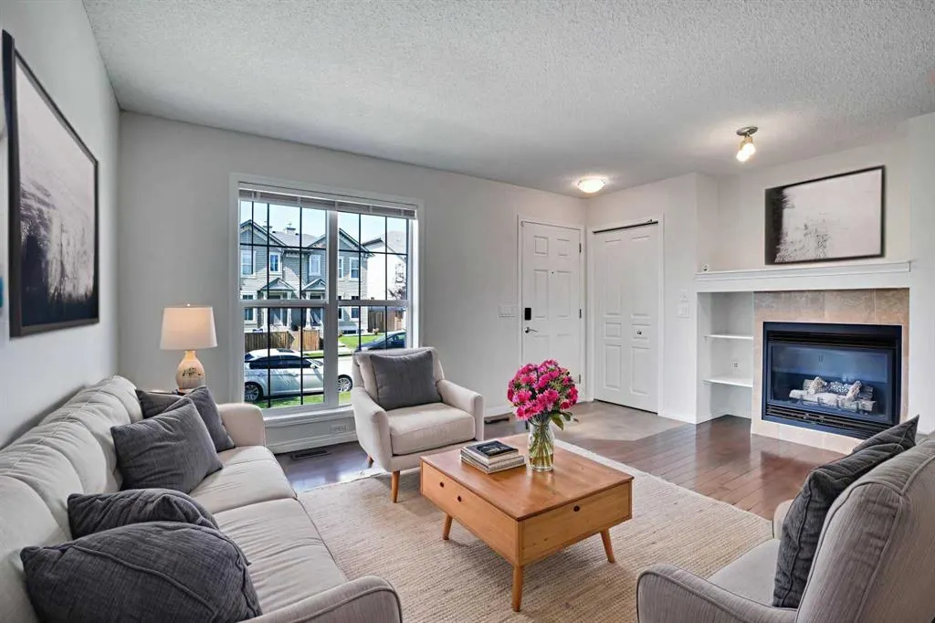 221 Elgin Meadows Park SE