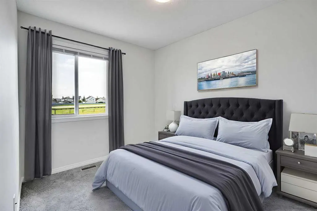 221 Elgin Meadows Park SE