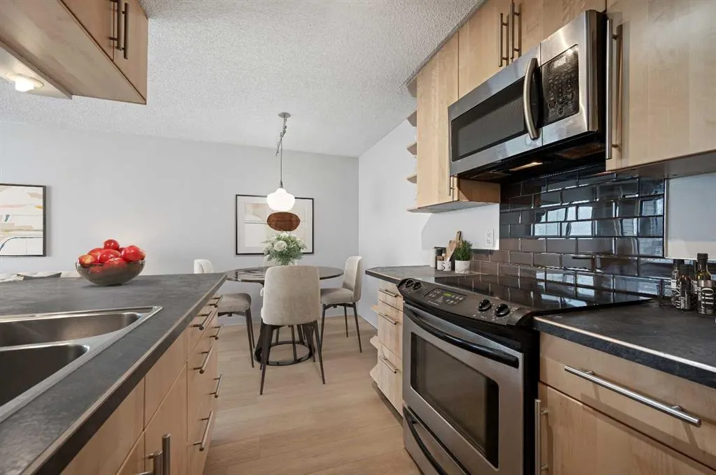 630 57 Avenue SW, #207