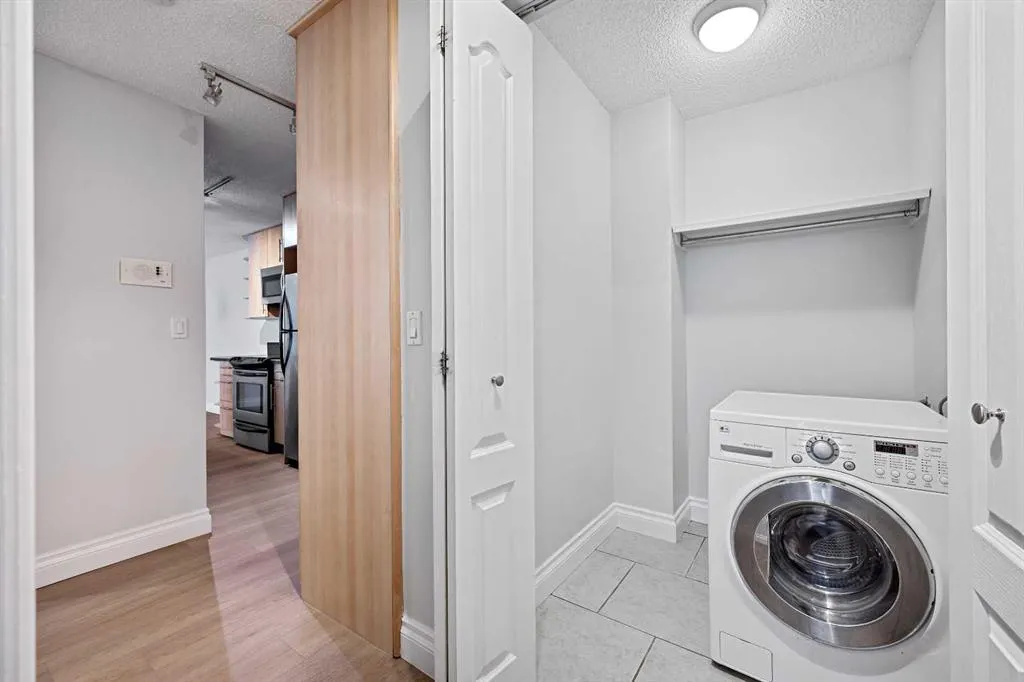 630 57 Avenue SW, #207