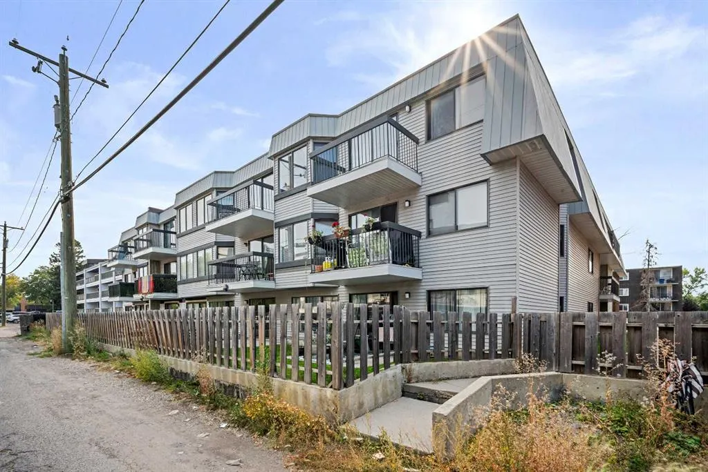 630 57 Avenue SW, #207